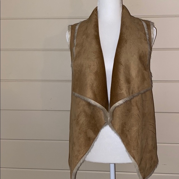 Velvet by Graham & Spencer Reversible Faux Fur Vest Size Small Rare & Sold Out - Picture 4 of 13